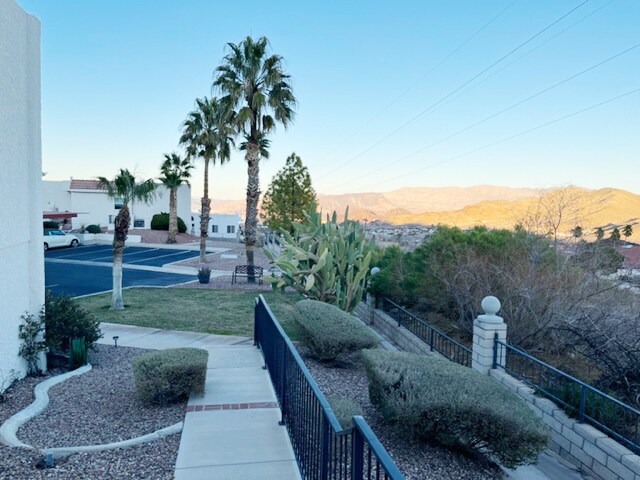 Building Photo - 687 Marina Dr