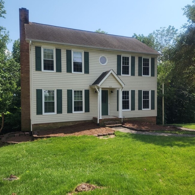 Building Photo - SPACIOUS 2-Story House with Basement in Ab...