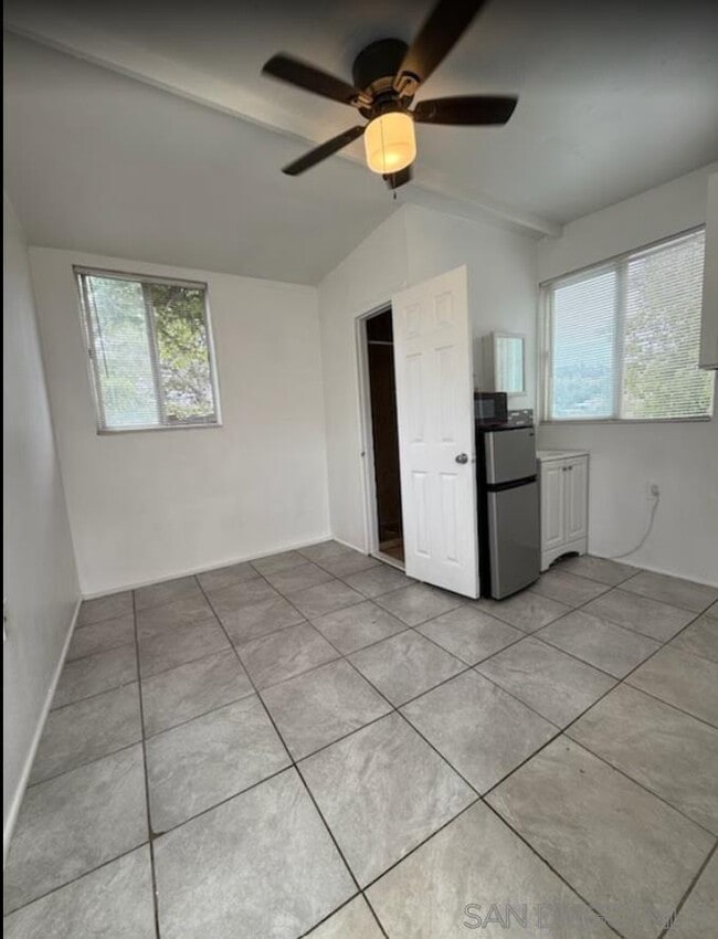 Building Photo - 9115 Rosedale Dr