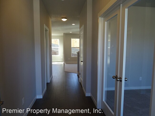 Foto del edificio - 3 br, 2.5 bath House - 4121 NE Tacoma Ct
