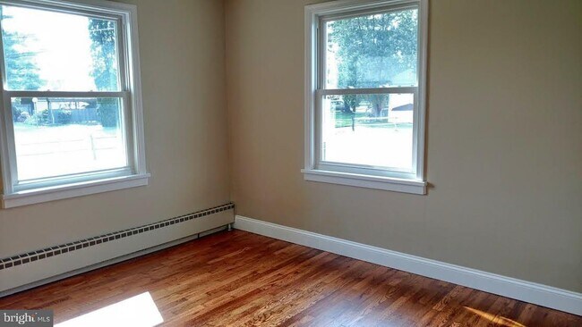 Foto del edificio - 114 Woods Dr