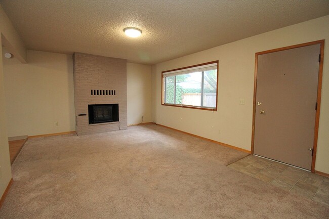 Building Photo - 5415 NE Everett St