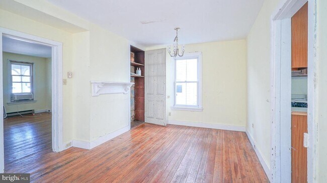 Building Photo - 201 S Maple Ave