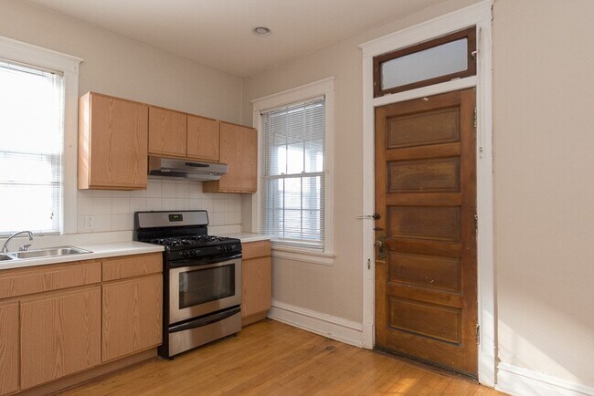 Foto del edificio - 1440 W Addison St