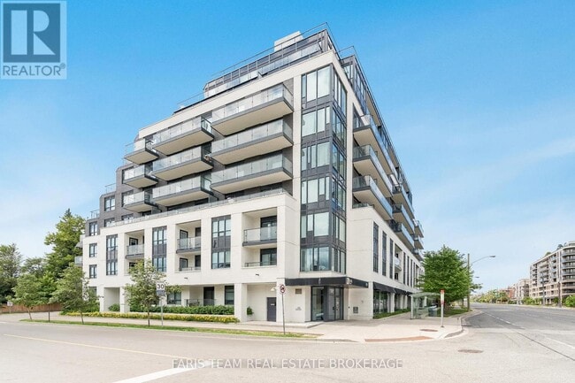 Photo du bâtiment - 741 Sheppard Ave W
