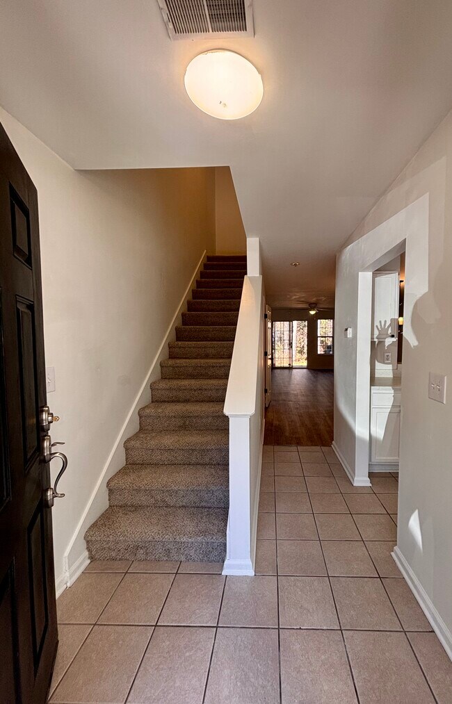 Building Photo - 1116 Island Club Dr