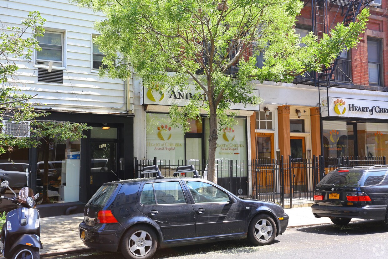 Building Photo - 259 W 18th St