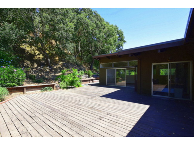 Building Photo - 448 Oak Manor Dr
