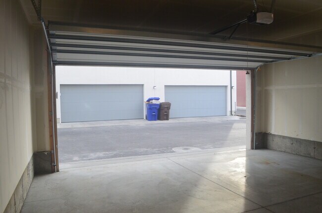 L1 - Garage - 3371 Orchard Dr