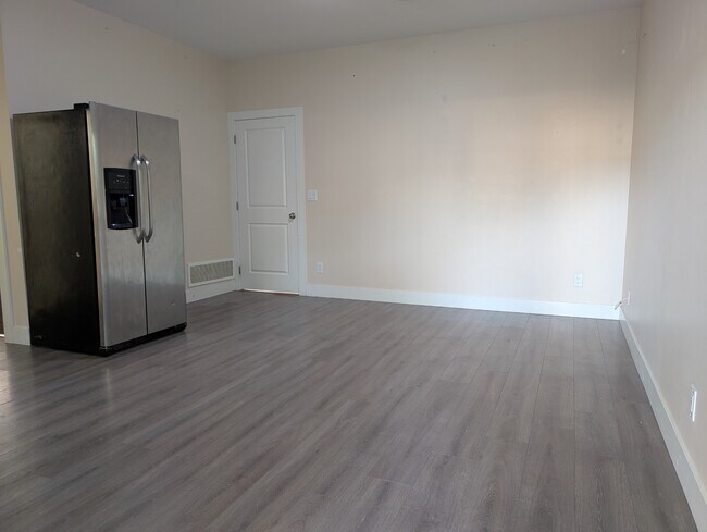 Photo du bâtiment - 7546 Wren St