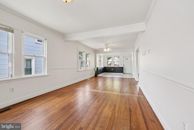 Foto del edificio - 8321 Bayside Rd
