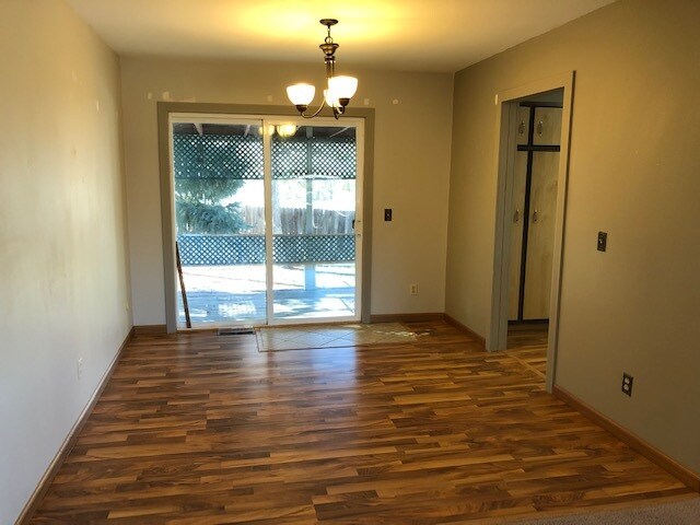 Building Photo - 131 Sherwood Cir