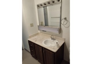 Building Photo - 871 1st St