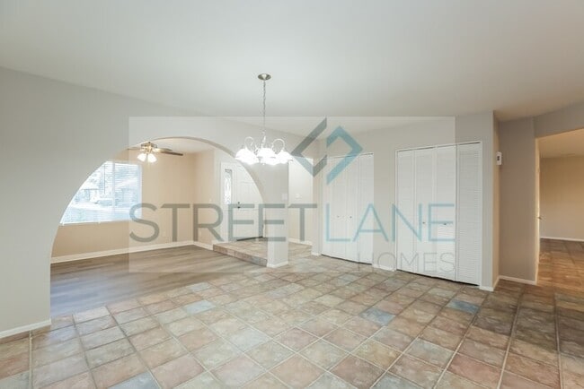 Building Photo - REDUCED!