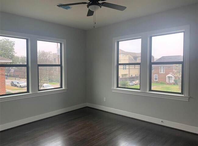 Foto del edificio - 4920 La Branch St