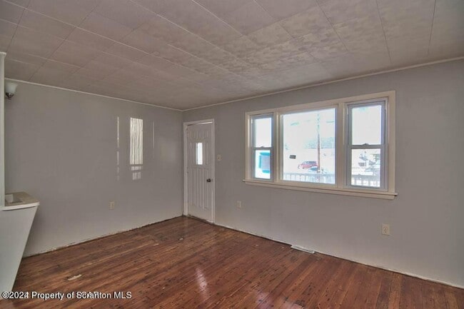 Building Photo - 261 Dana St