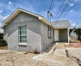 Building Photo - 5526 Sunset Ave