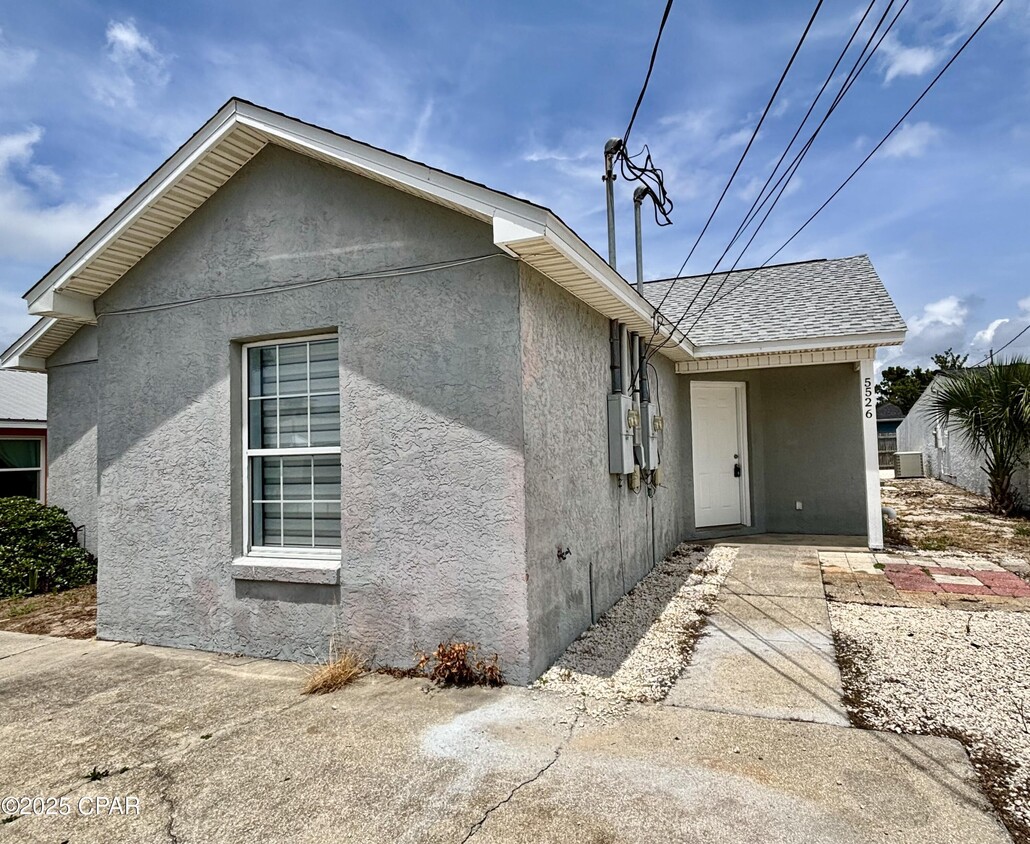 Primary Photo - 5526 Sunset Ave