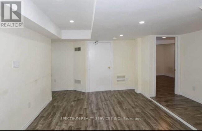 Building Photo - 109 George Robinson Dr