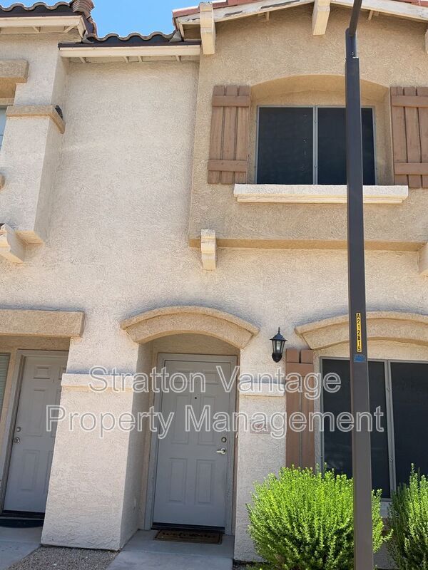 Primary Photo - 525 N Miller Rd
