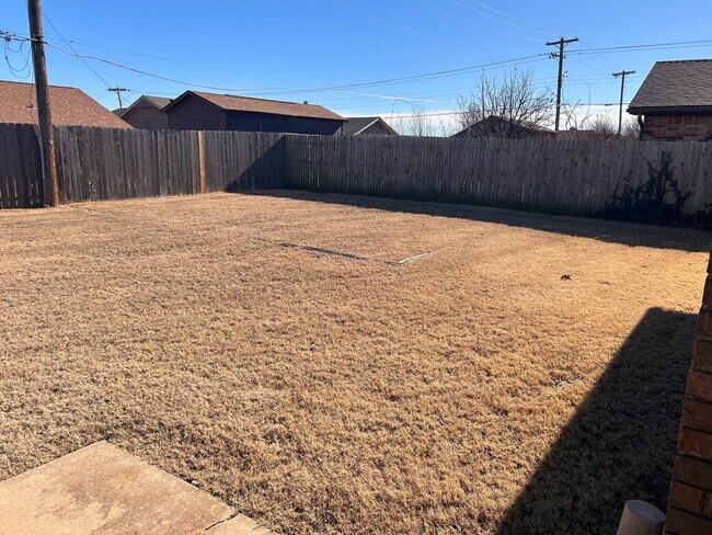 Building Photo - 2607 Fedderson Dr