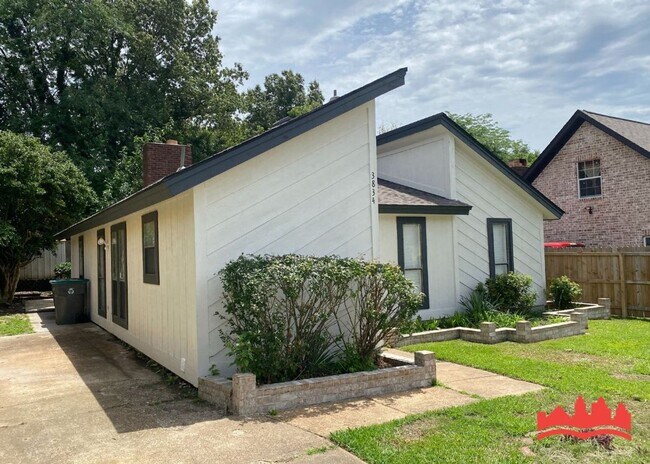 Foto del edificio - 3834 Cedar Path Dr