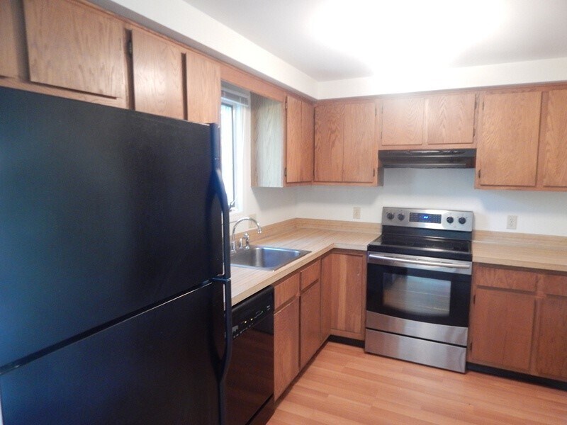 Primary Photo - 207 Foxcroft Cir