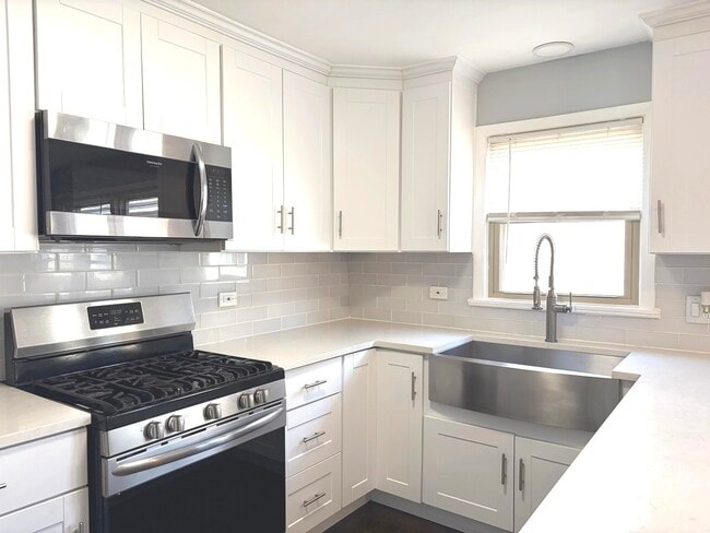 Building Photo - 8222 W Grand Ave