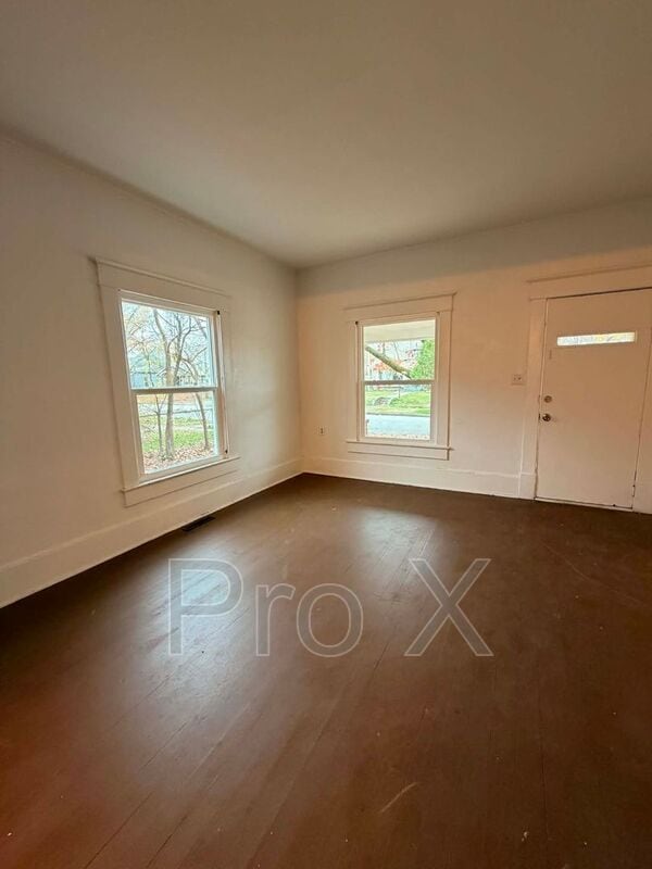 Foto del edificio - 1727 S Empire Ave