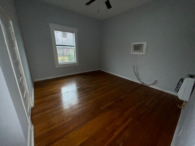 Foto del edificio - Two Bedroom Highland Apartment