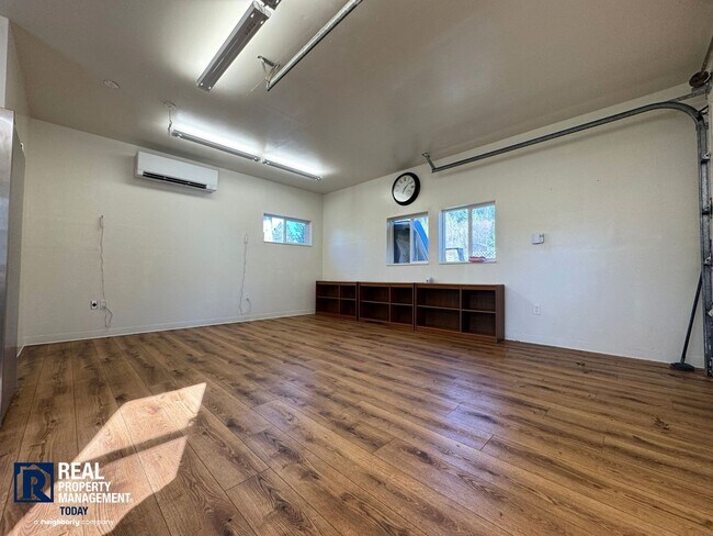 Foto del edificio - Secluded Studio Near the Water – Washer/Dryer Included!!