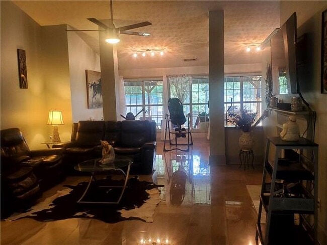 Photo - House - 4.5 beds 2 baths.