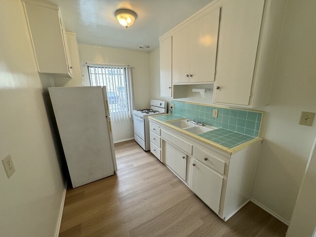 Building Photo - 5102 Inglewood Blvd