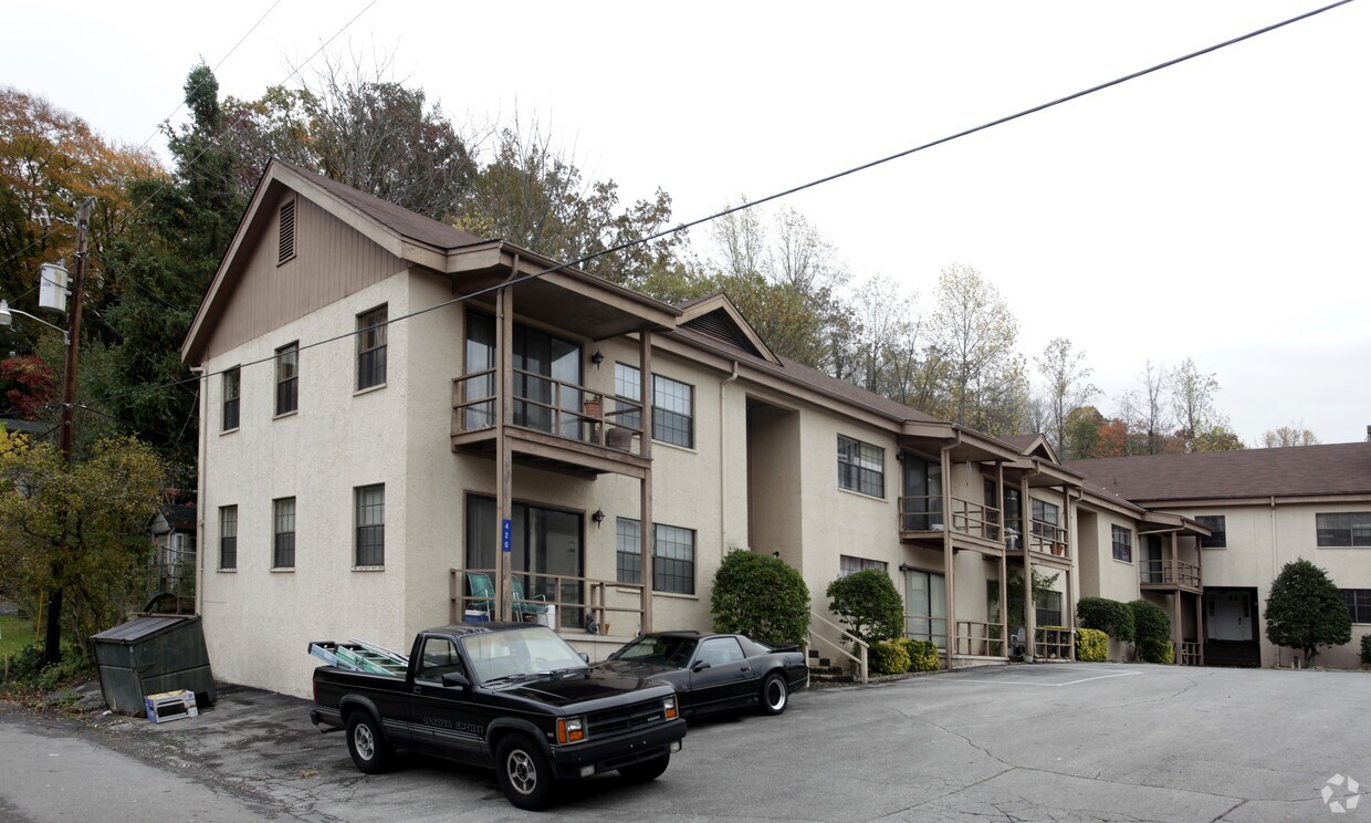 Primary Photo - 420 Stuart Ln