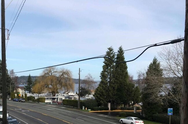 Photo - Quarter Deck Apartment