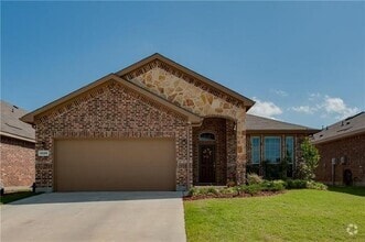 Building Photo - 3329 Tamarack Ln