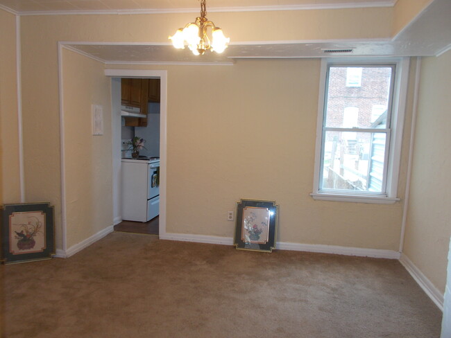 Building Photo - 49 Talbott St