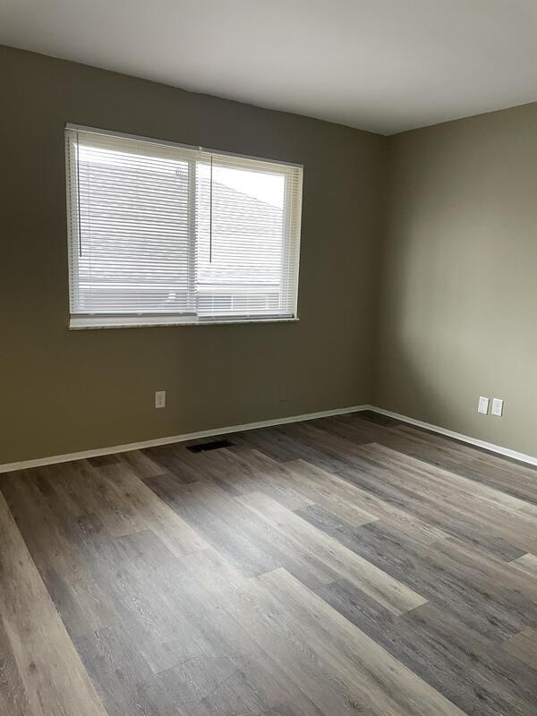 Building Photo - 7843 Glen Orchard Dr