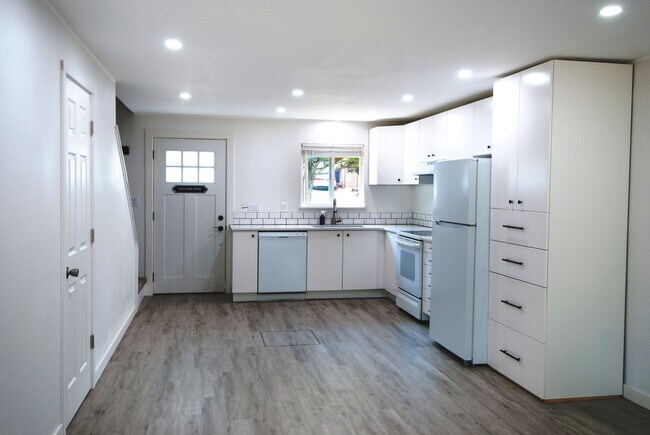 Foto del edificio - 19738-19740 SW 68th Ave