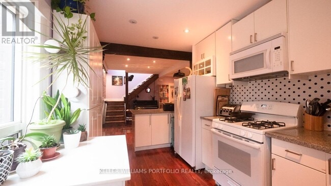 Building Photo - 184 Franklin Ave