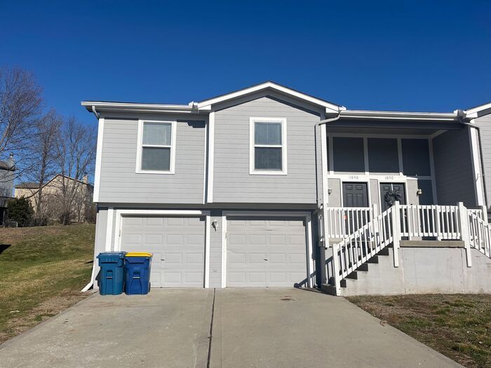 Primary Photo - Updated 3 bedroom/2 bath duplex in Liberty!