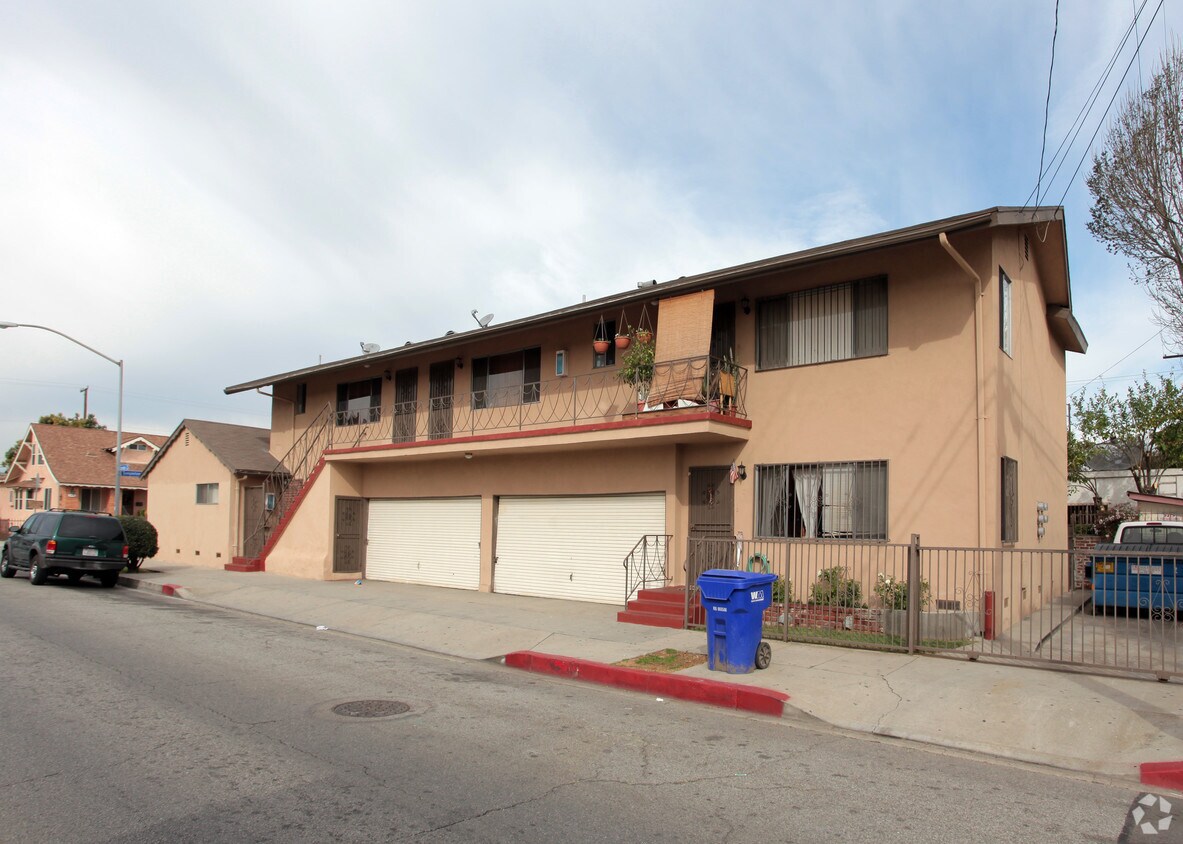 Building Photo - 2807 Clarendon Ave