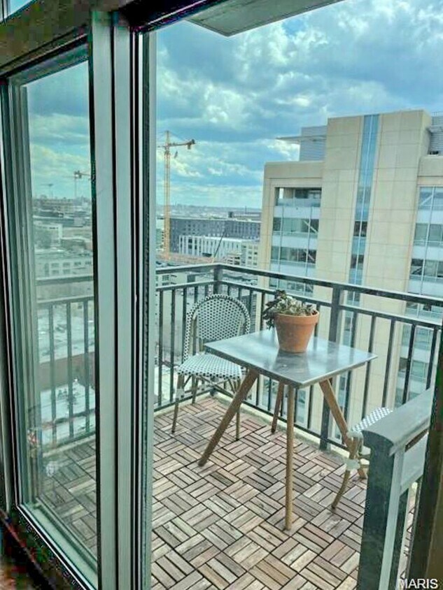 Foto principal - Park East Tower - Balcony - Garage Parking...