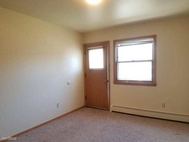 Building Photo - 7343 N Teutonia Ave
