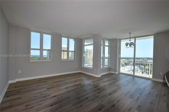 Foto del edificio - 350 N Federal Hwy