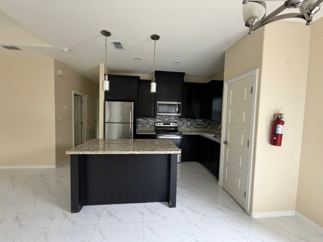 Building Photo - 2811 Javalina Ave