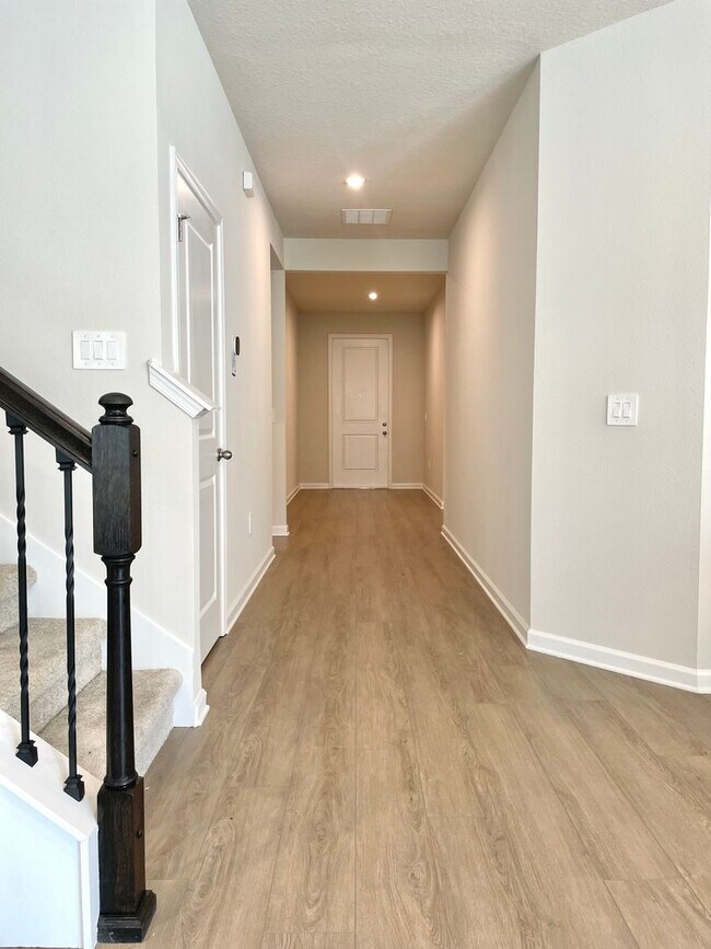 Foto del edificio - Move In June 16th! Brand New Construction ...