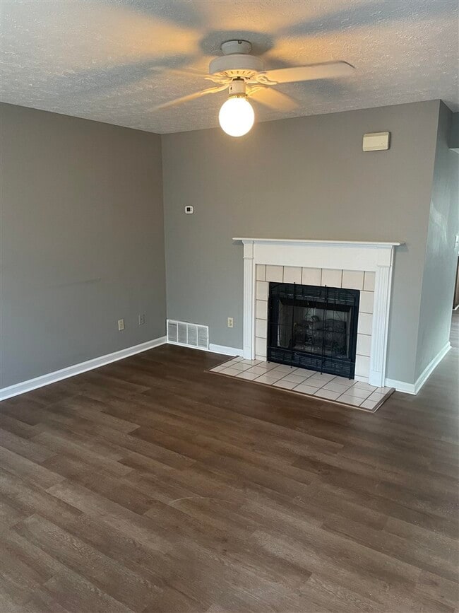 Foto del edificio - 1744 Cave Mill Rd