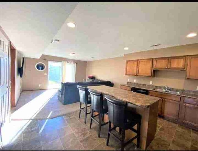 Foto del edificio - 2215 5th St