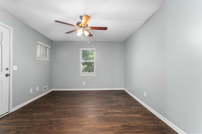 Foto del edificio - 10219 W 53rd St